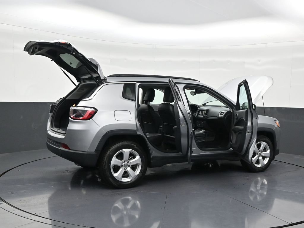 Used 2021 Jeep Compass Latitude image 30