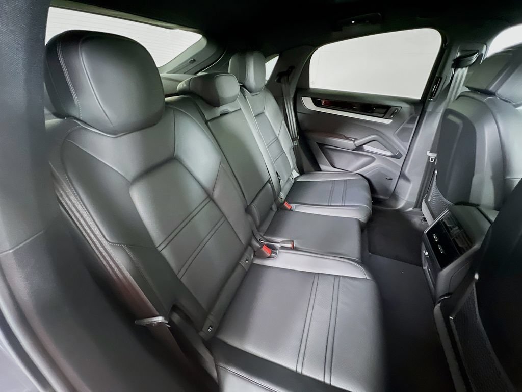 New 2026 Porsche Cayenne E-Hybrid Coupe AWD/4WD image 29