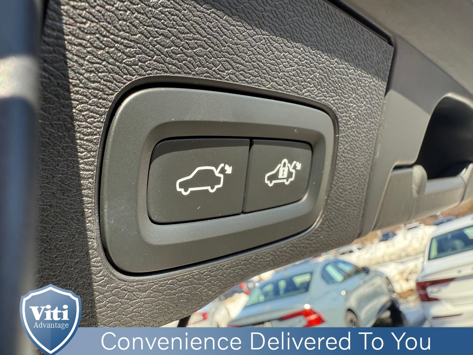 Certified 2023 Volvo XC60 B5 Ultimate w/ Climate Package image 25