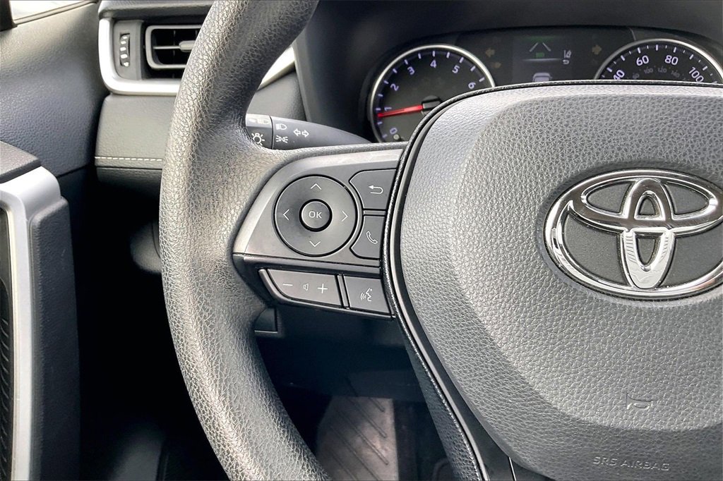 Used 2019 Toyota RAV4 LE image 10