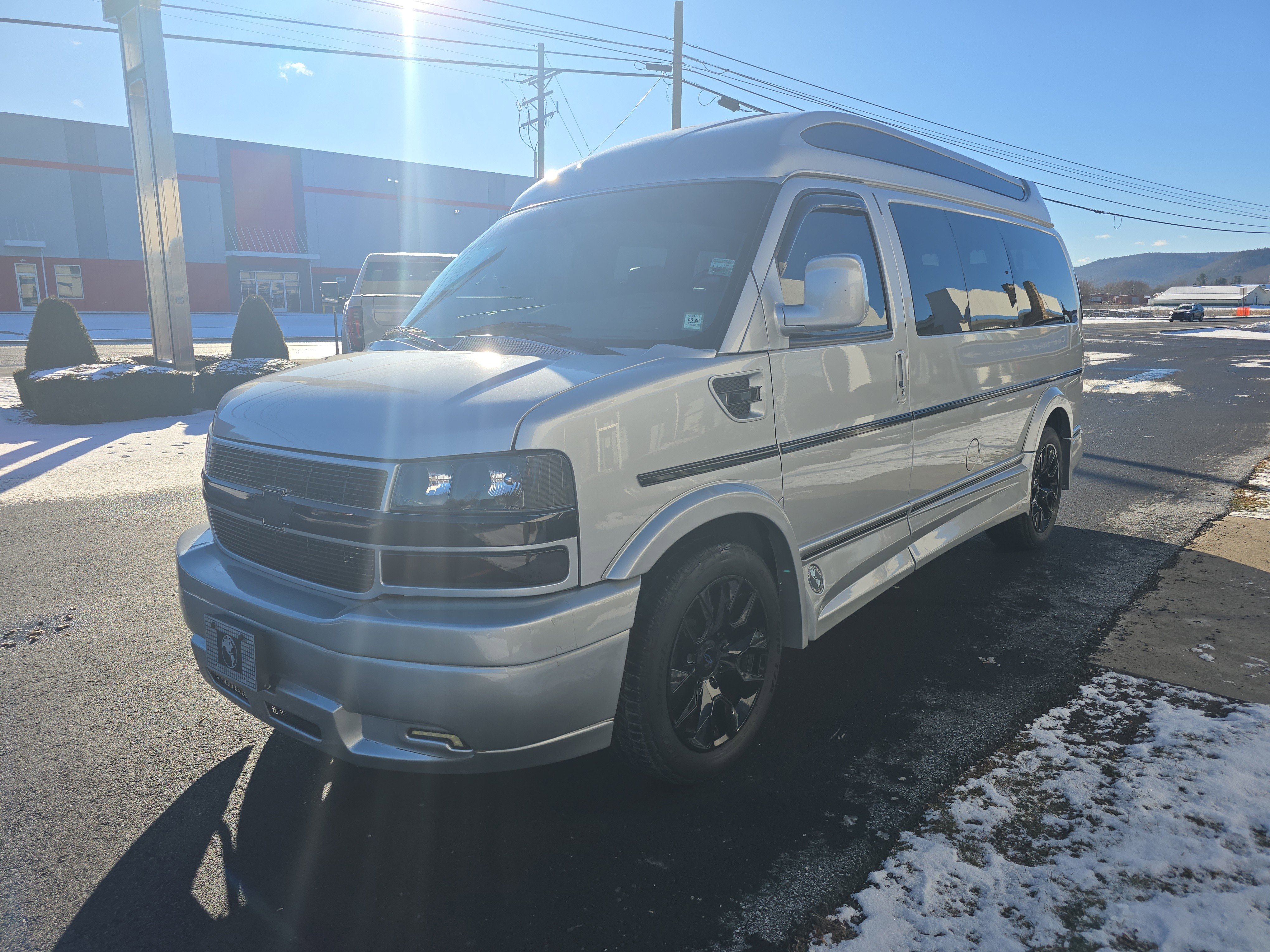 Used 2021 Chevrolet Express 2500 LS w/ Enhanced Convenience Package image 10