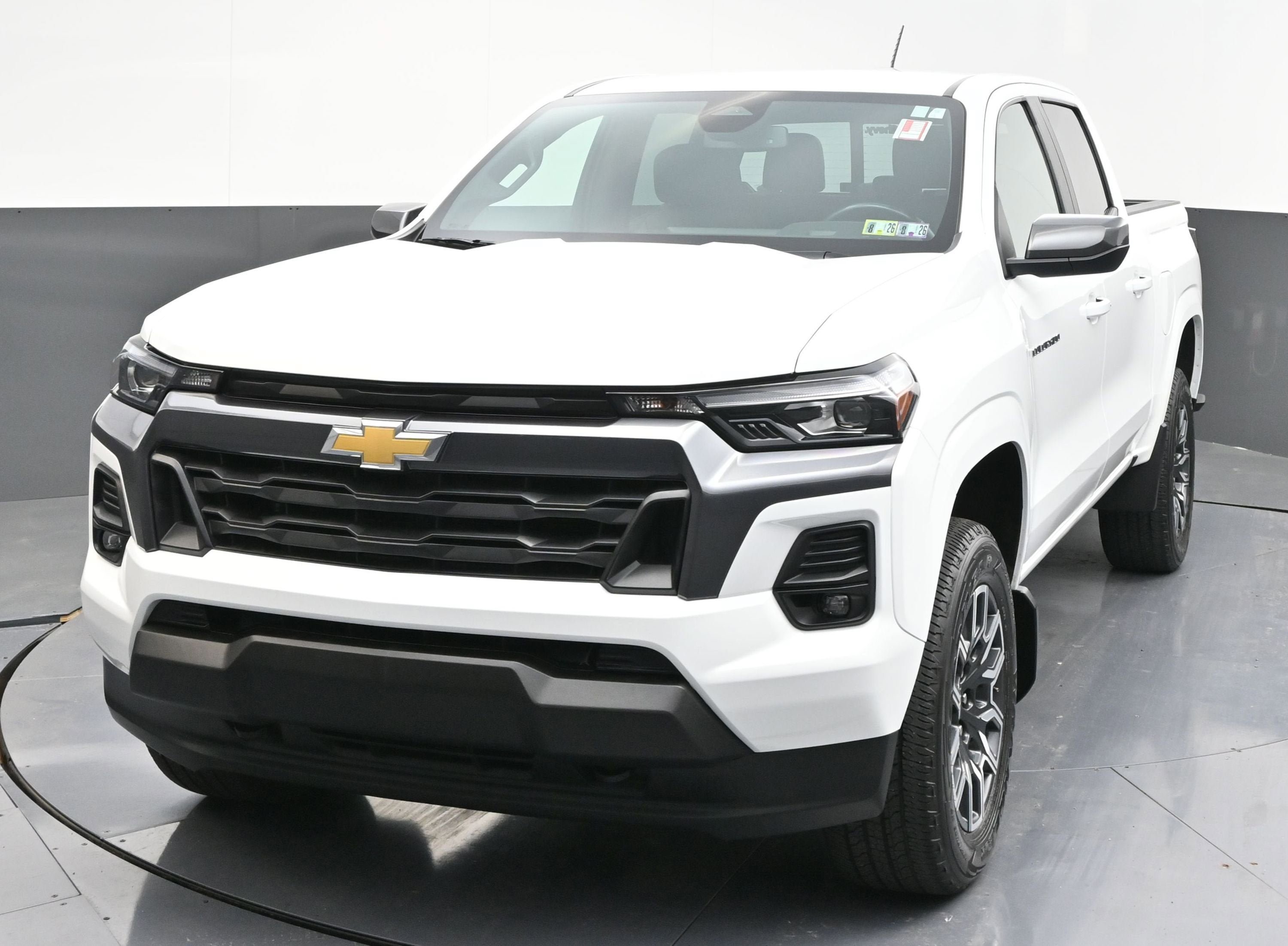 Used 2023 Chevrolet Colorado LT w/ LT Convenience Package III AWD/4WD image 3