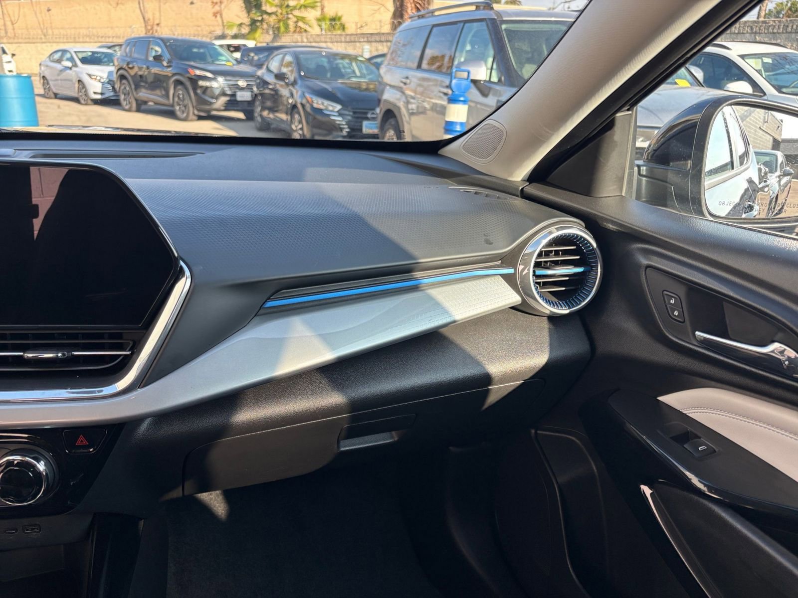 Used 2025 Chevrolet Trax LT image 40