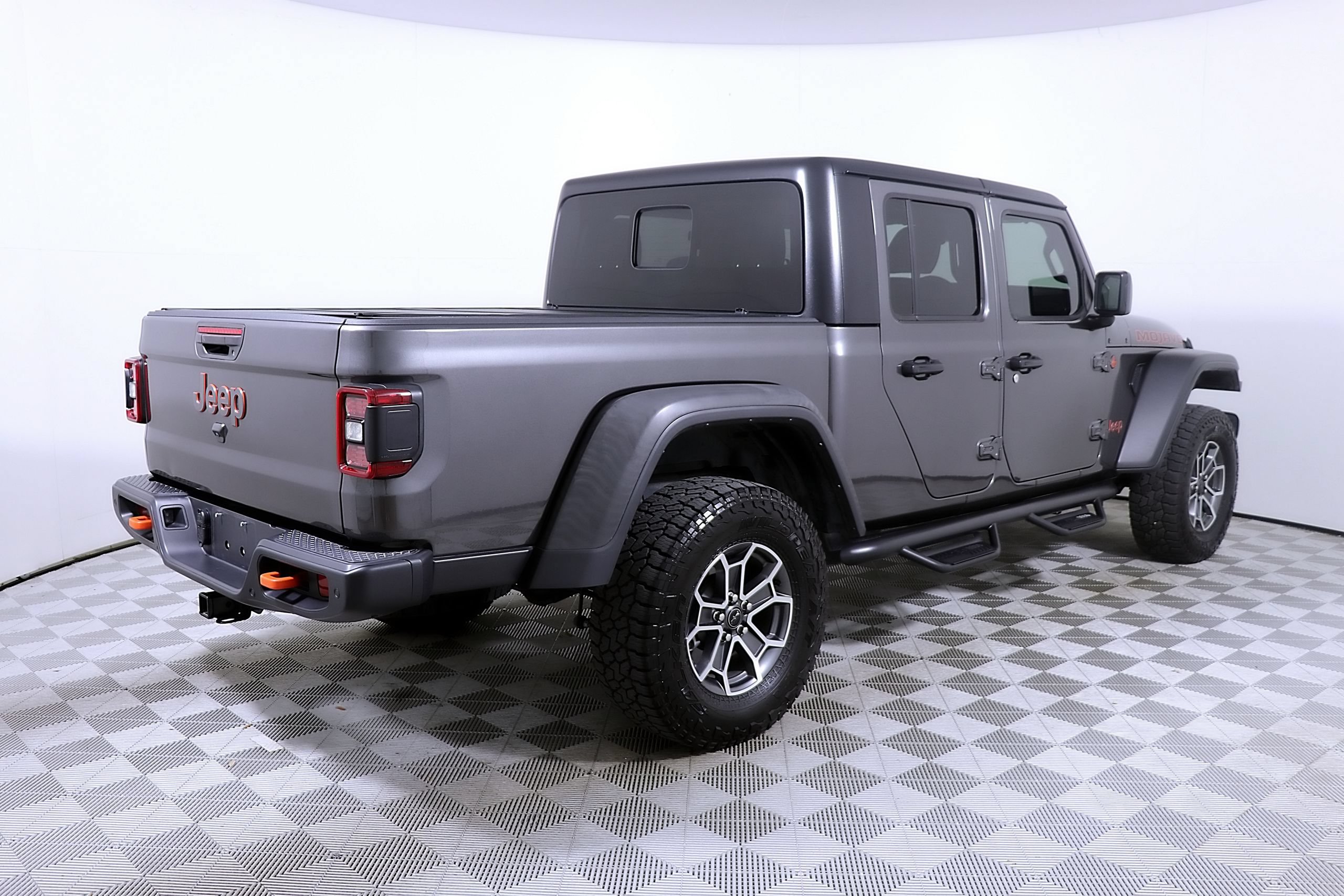 Used 2025 Jeep Gladiator Mojave w/ Safety Group AWD/4WD image 7