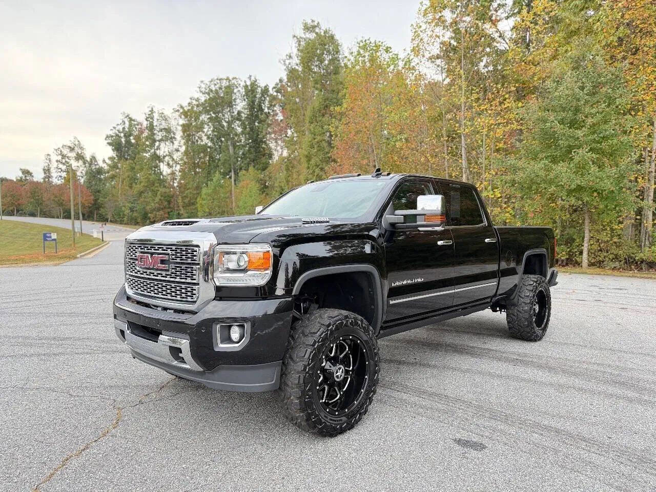 Used 2018 GMC Sierra 2500 Denali w/ Duramax Plus Package image 3