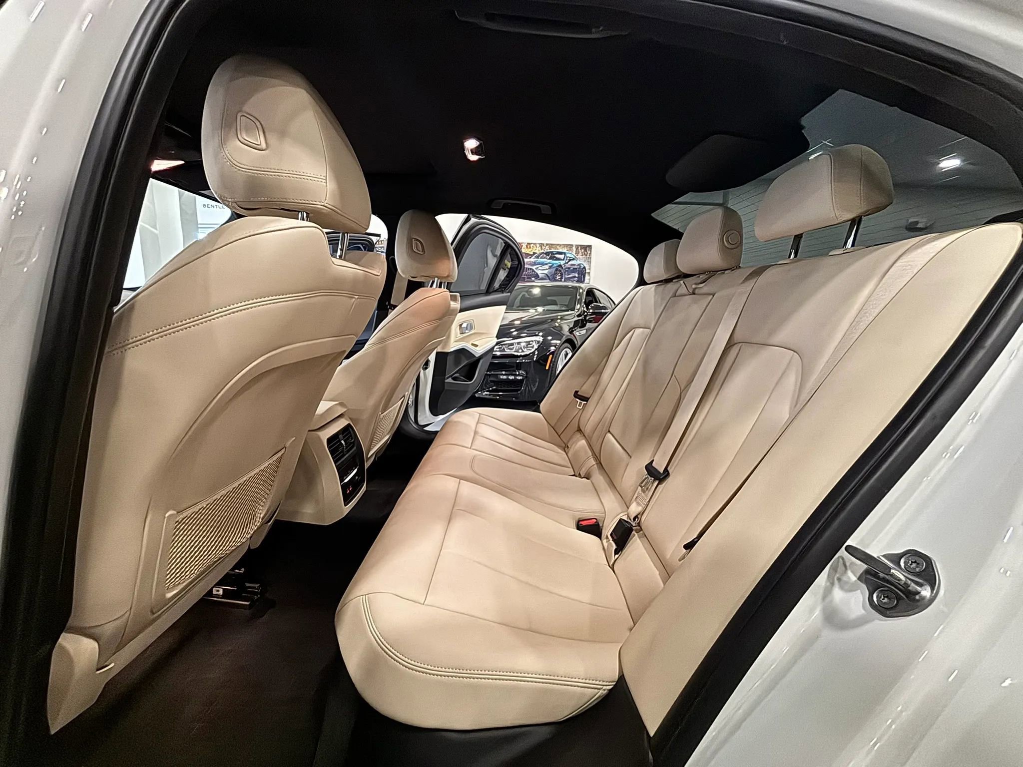 Used 2020 BMW 330i Sedan w/ Convenience Package RWD image 16