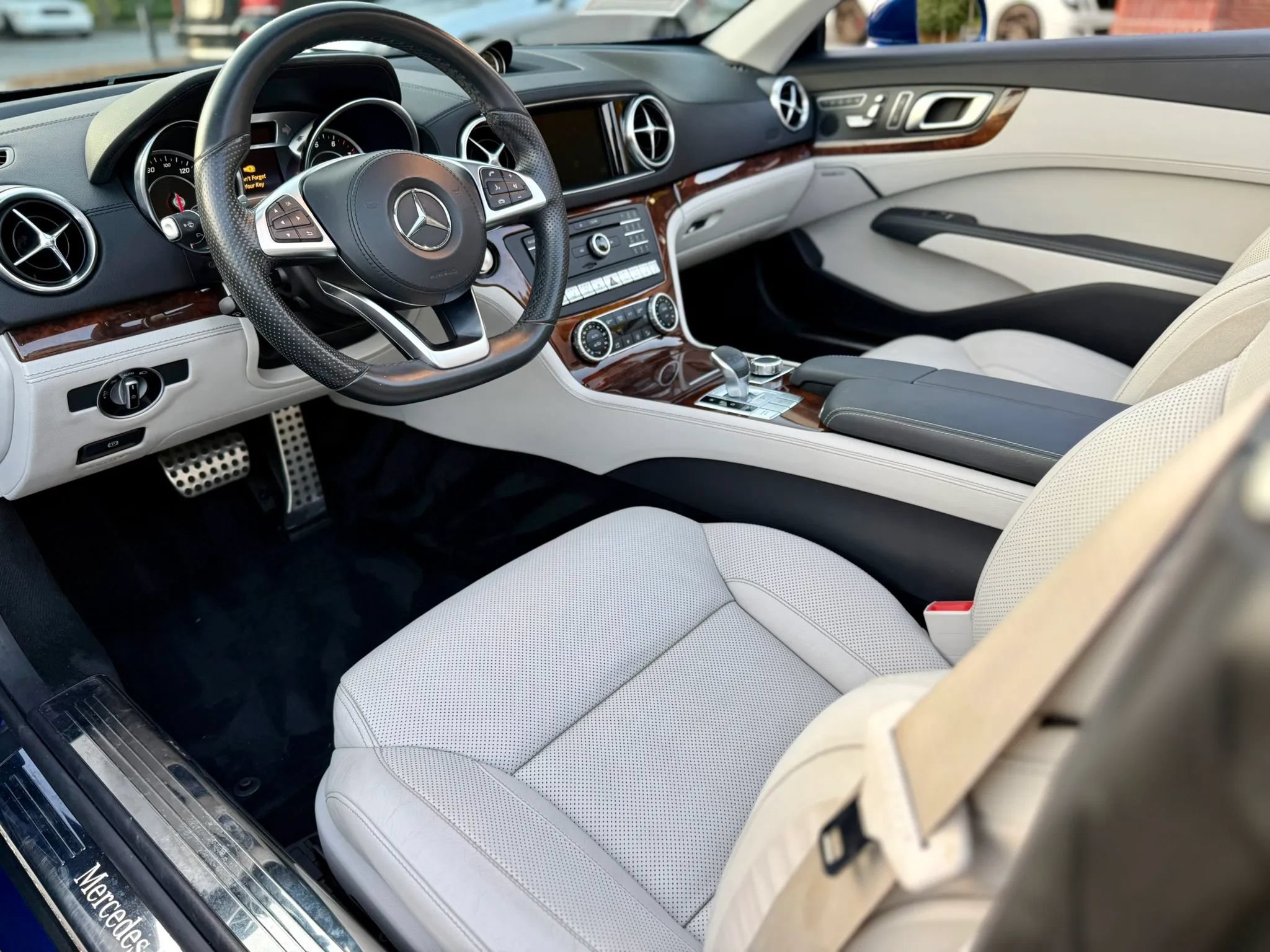 Used 2017 Mercedes-Benz SL 450 image 29