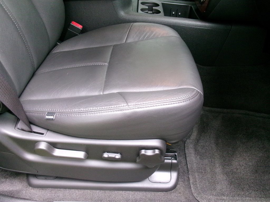 Used 2012 Chevrolet Avalanche LS w/ All-Star Edition AWD/4WD image 19