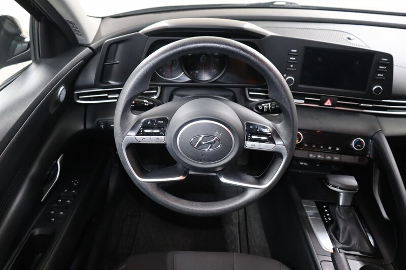 Used 2021 Hyundai Elantra SEL FWD image 9