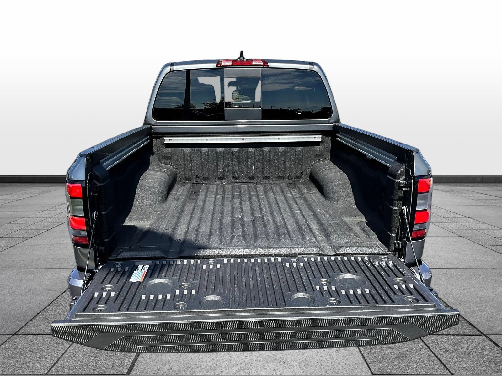 Certified 2025 Nissan Frontier SV w/ SV Convenience Package AWD/4WD image 9