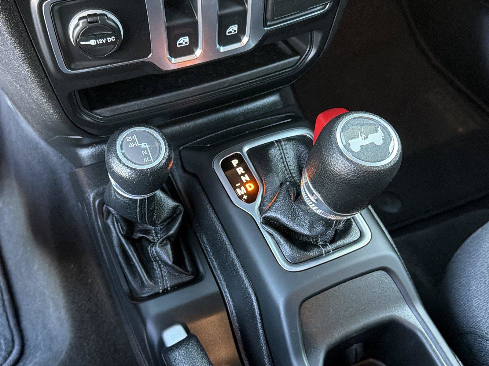 Used 2025 Jeep Wrangler Sport AWD/4WD image 29