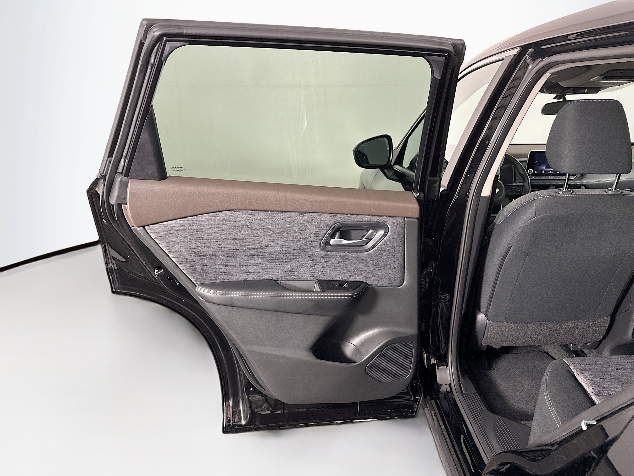Used 2023 Nissan Rogue SV image 26
