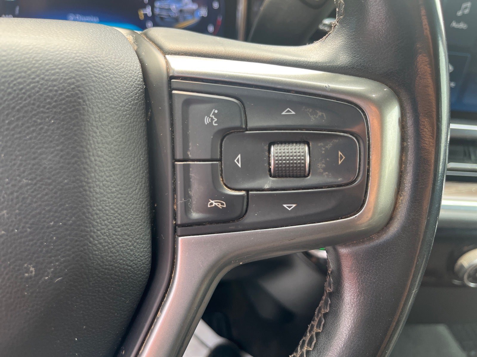 Used 2024 Chevrolet Silverado 2500 LT AWD/4WD image 24