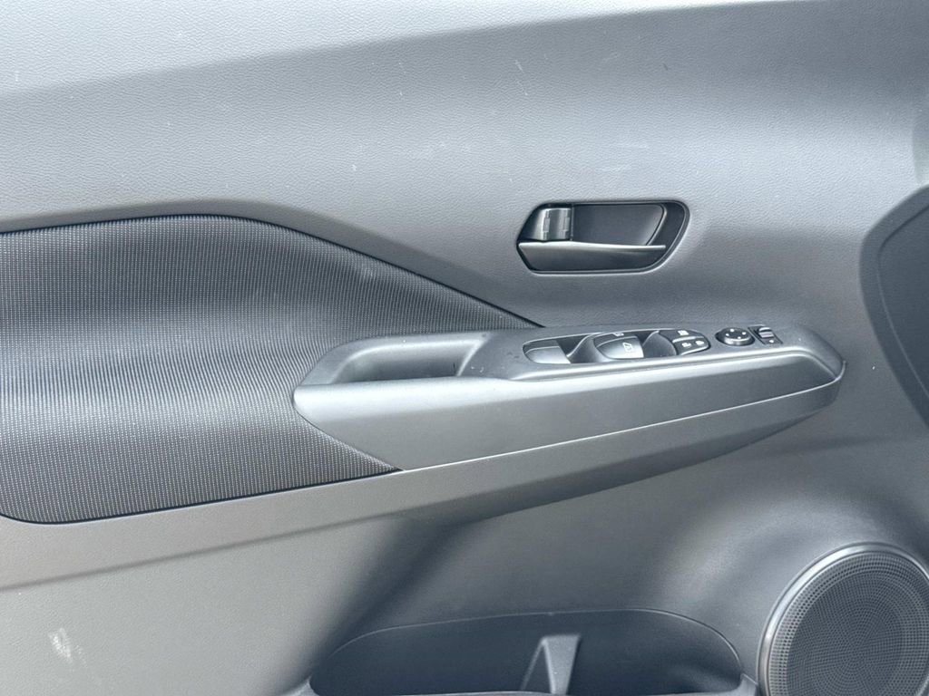 Certified 2025 Nissan Kicks Play S FWD image 17