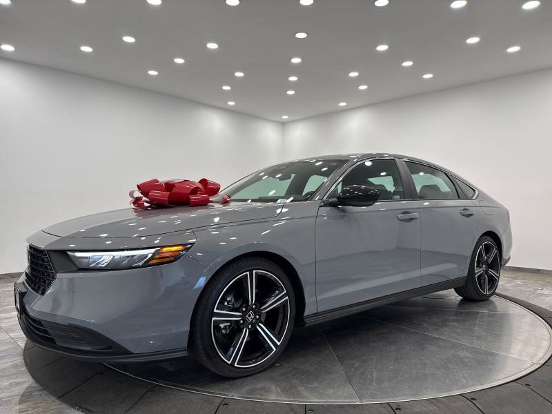 Used 2024 Honda Accord Sport image 3
