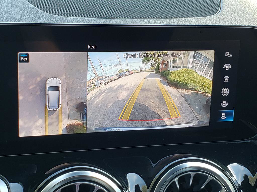 Used 2023 Mercedes-Benz GLB 250 4MATIC image 23