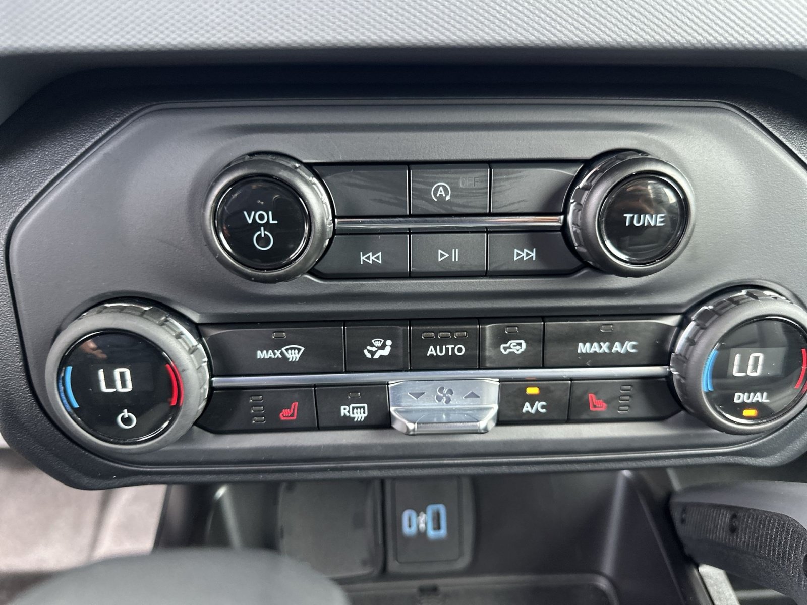 Certified 2024 Ford Bronco Big Bend AWD/4WD image 29
