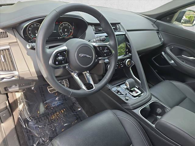 Certified 2024 Jaguar E-PACE R-Dynamic SE AWD/4WD image 16