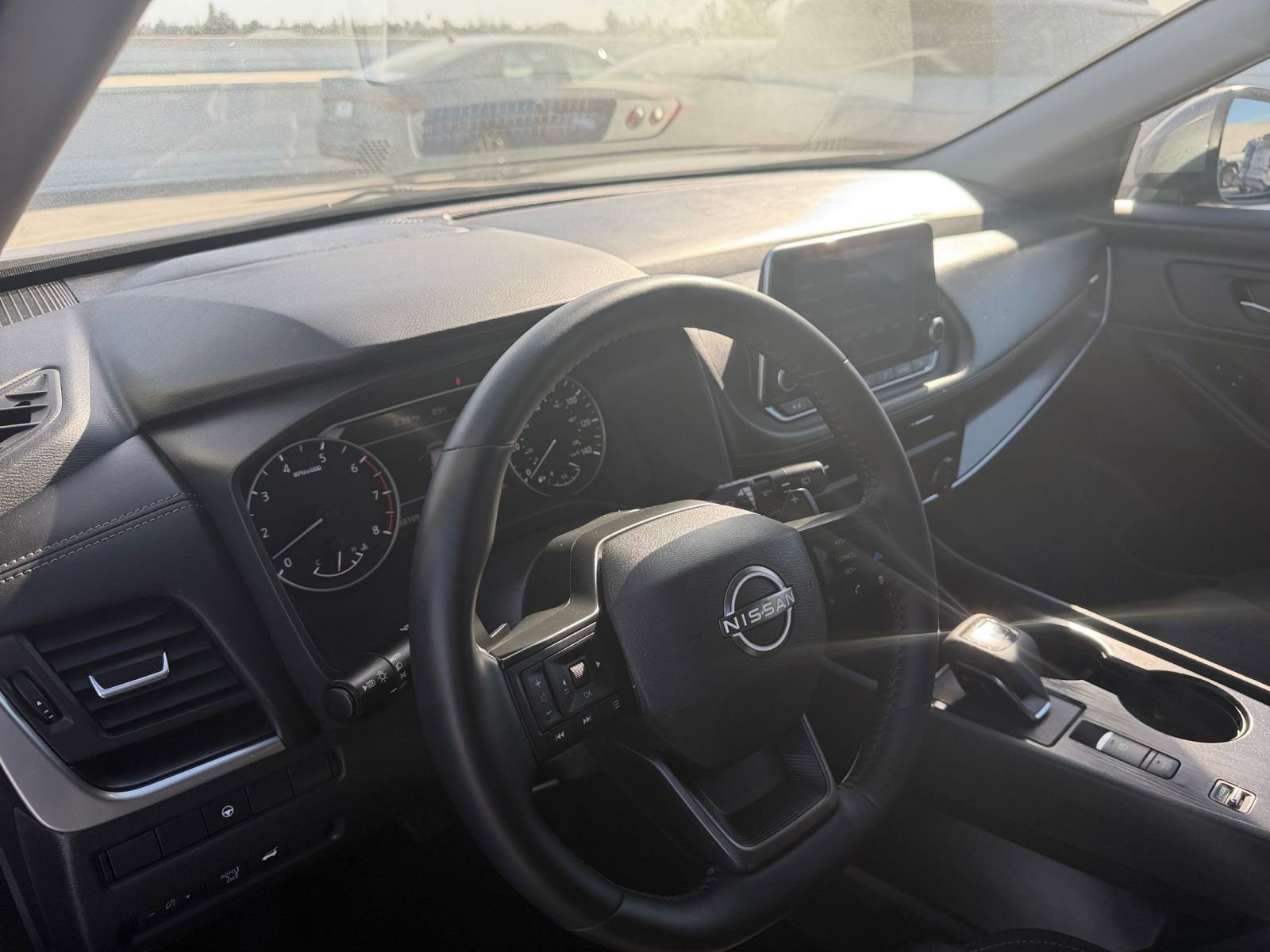 Used 2025 Nissan Rogue SV image 36