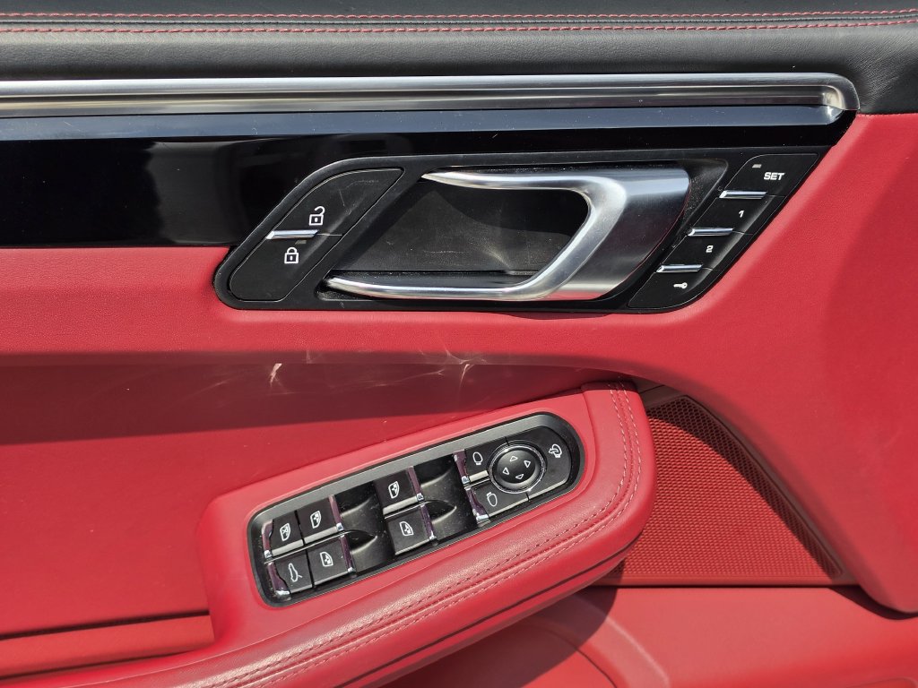 Certified 2024 Porsche Macan Turbo AWD/4WD image 20