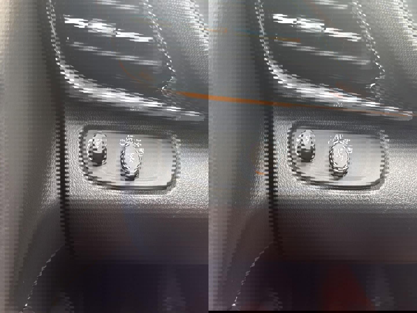 Used 2025 Buick Envista Sport Touring w/ Convenience I Package image 16