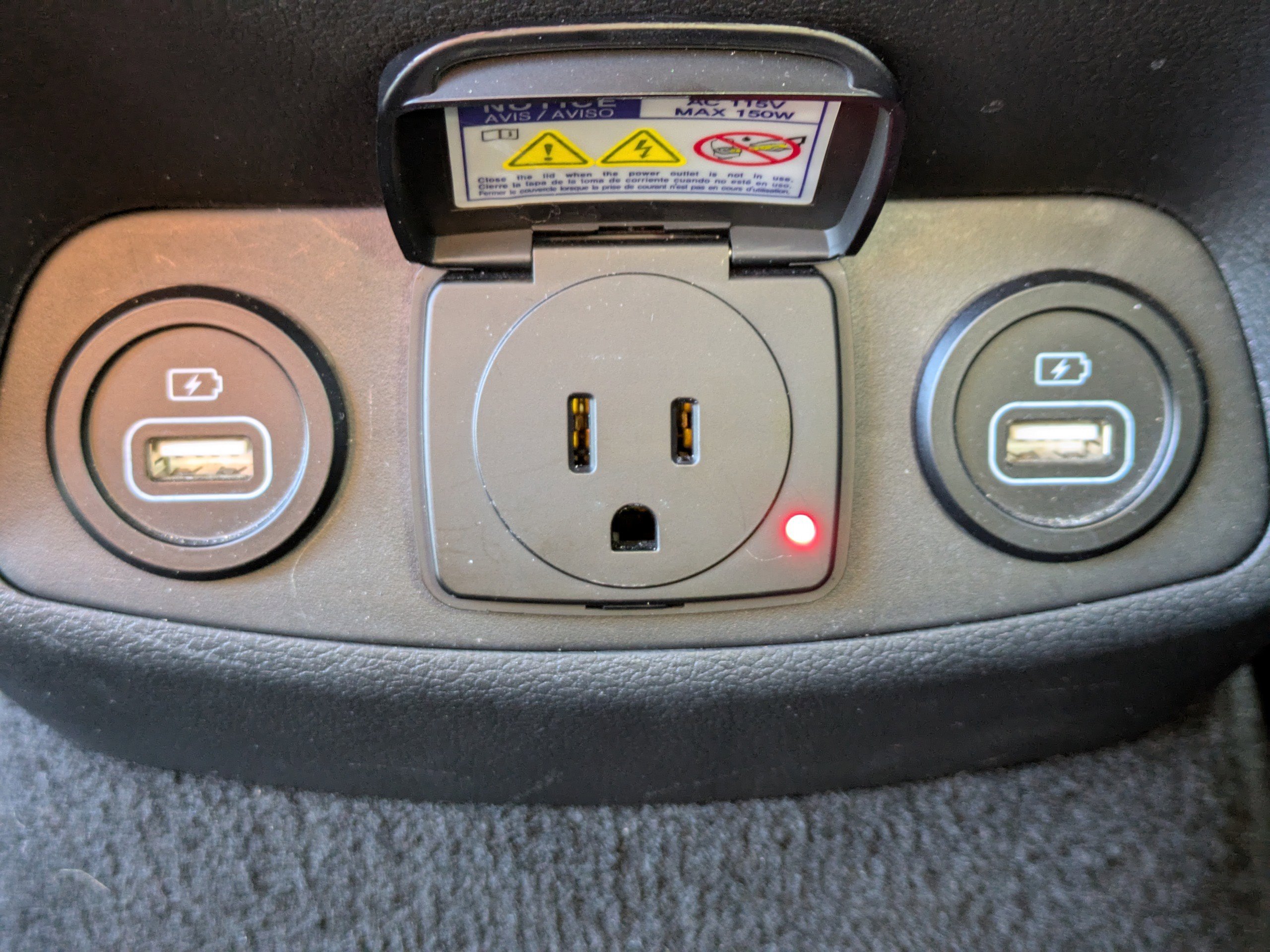 Used 2023 Hyundai Santa Fe Limited image 16