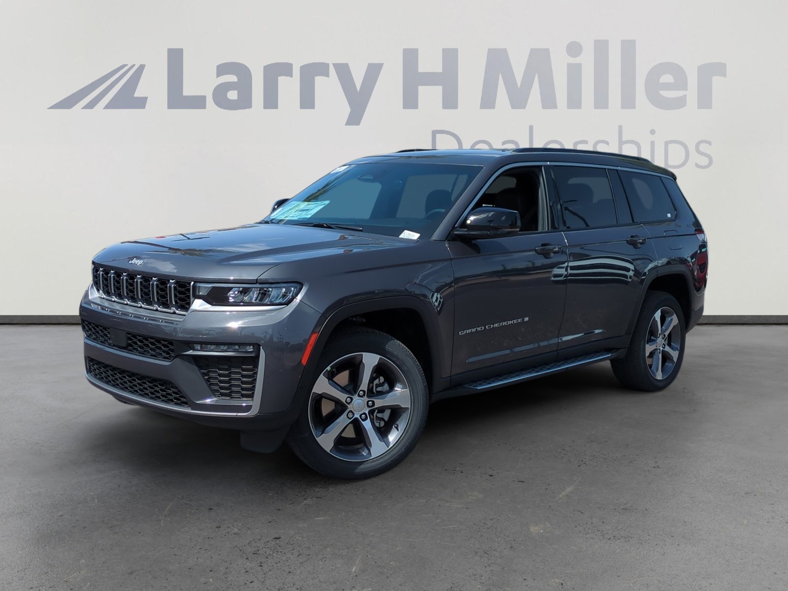New 2026 Jeep Grand Cherokee L Limited AWD/4WD image 1