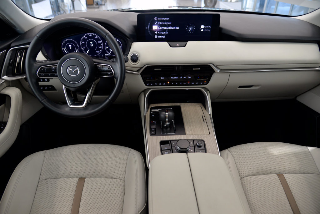 Certified 2024 MAZDA CX-90 Plug-In Hybrid w/ Premium Plus AWD/4WD image 17