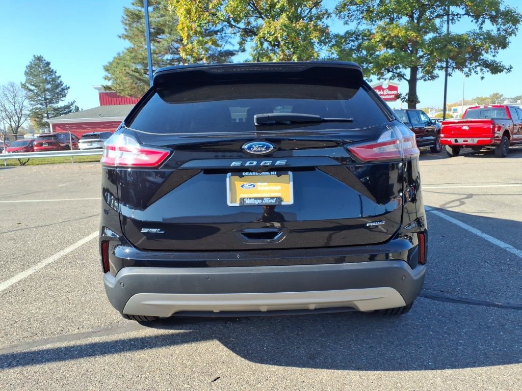 Used 2024 Ford Edge SEL w/ Convenience Package AWD/4WD image 7