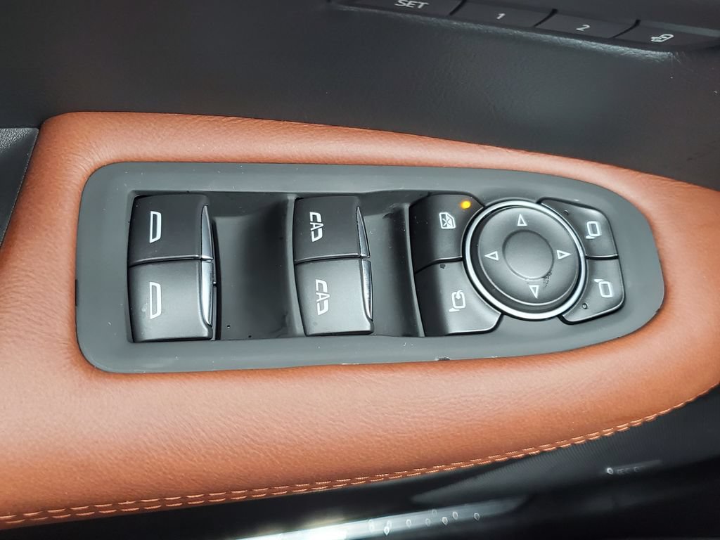 Certified 2026 Cadillac XT5 Sportv w/ LPO, Floor Liner Package AWD/4WD image 36