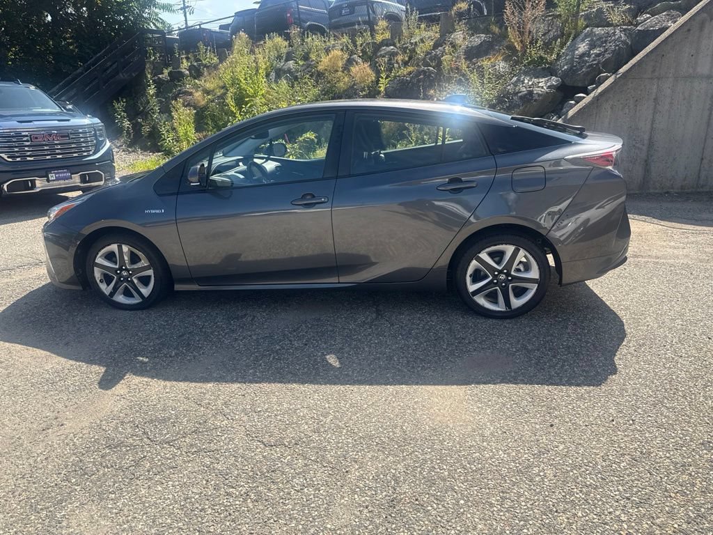 Used 2018 Toyota Prius Four Touring w/ Premium Convenience Package FWD image 3
