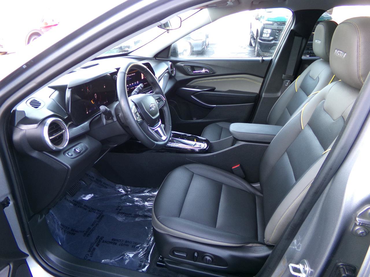 Used 2025 Chevrolet Trax ACTIV w/ Sunroof Package FWD image 10