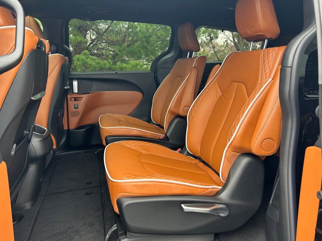 New 2026 Chrysler Pacifica Pinnacle image 26