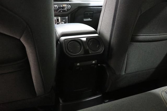 Used 2024 Jeep Wrangler Unlimited AWD/4WD image 32