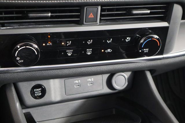 Used 2025 Nissan Rogue S image 29