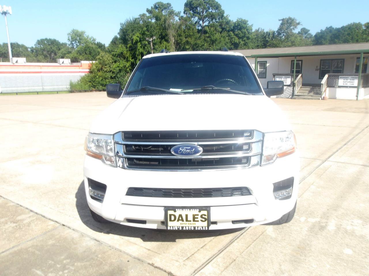 Used 2017 Ford Expedition EL XLT w/ Equipment Group 202A RWD image 3