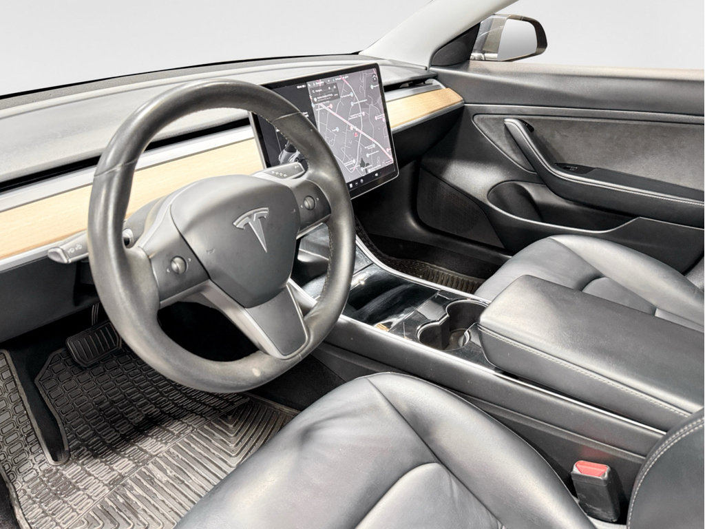Used 2020 Tesla Model 3 Standard Range Plus image 16