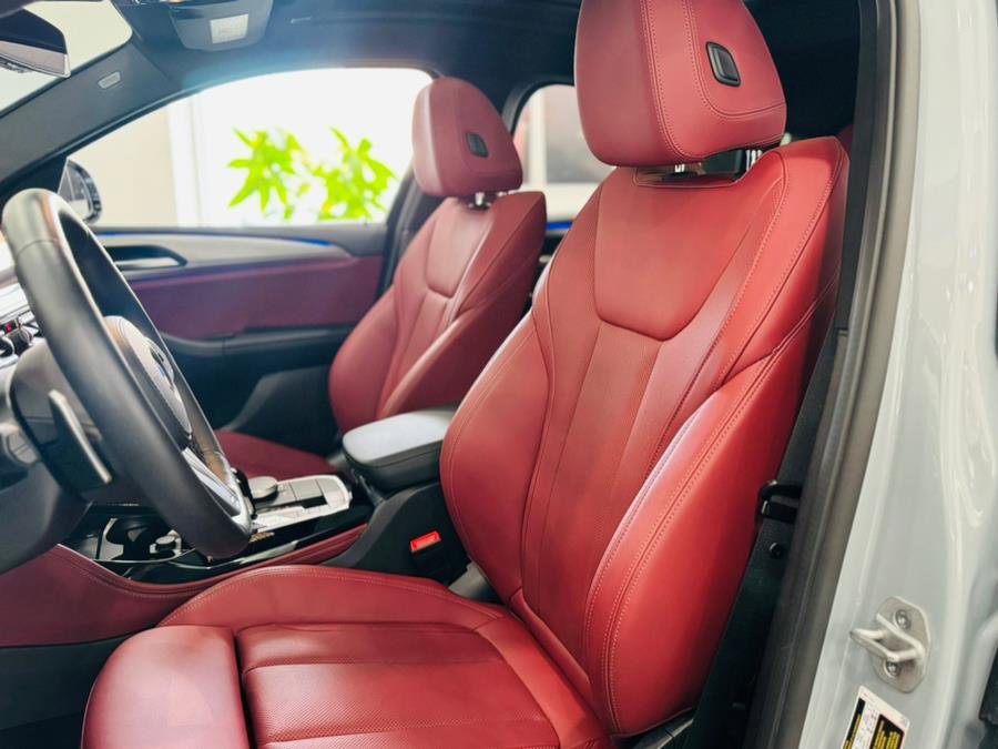 Used 2025 BMW X4 xDrive30i image 15