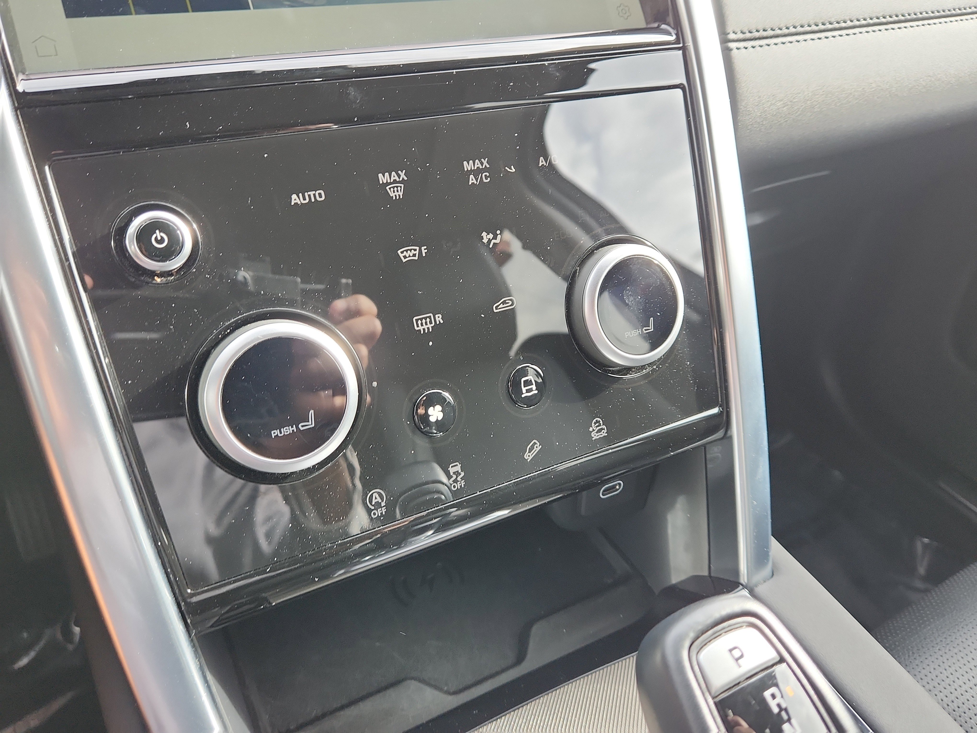 Used 2023 Land Rover Discovery Sport SE image 31