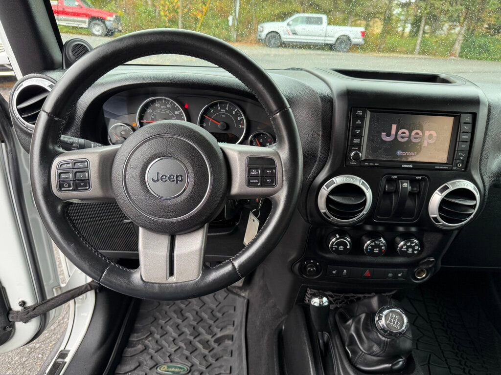 Used 2013 Jeep Wrangler Sahara image 23