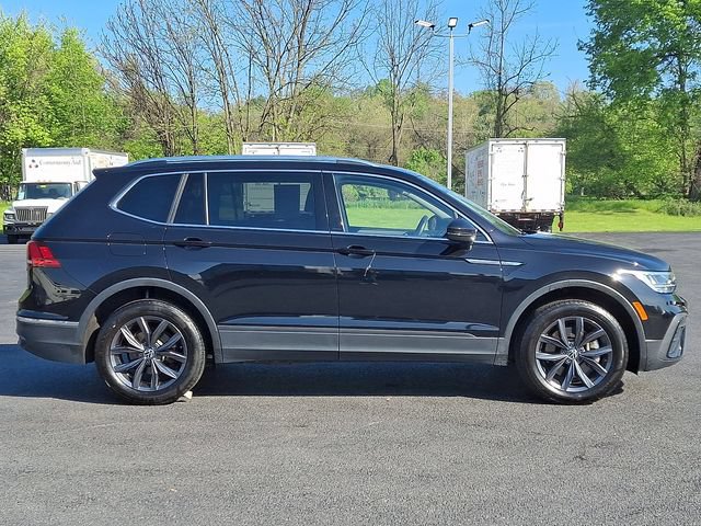 Used 2023 Volkswagen Tiguan SE AWD/4WD image 10