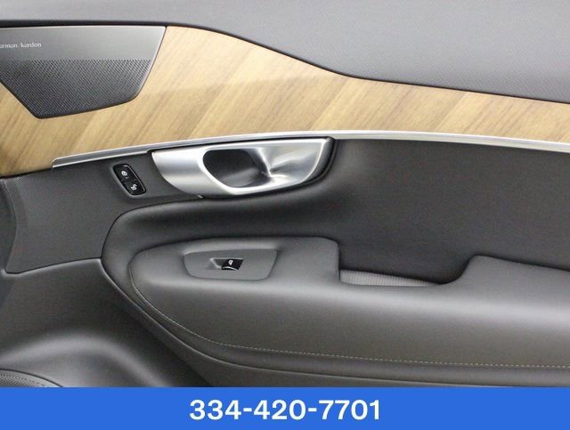 Used 2024 Volvo XC90 B6 Plus w/ Protection Package image 16