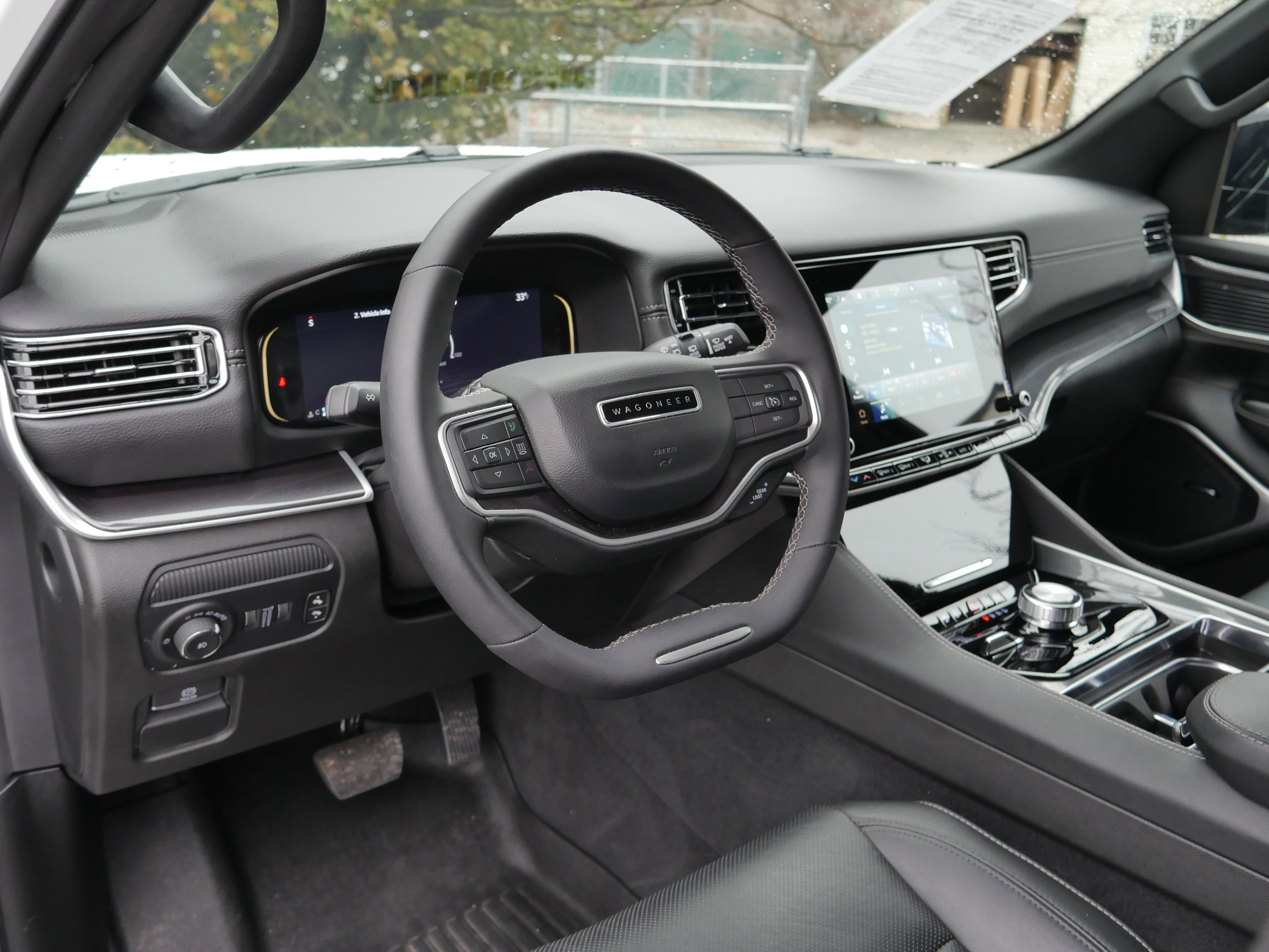 Used 2024 Jeep Wagoneer 4WD image 4