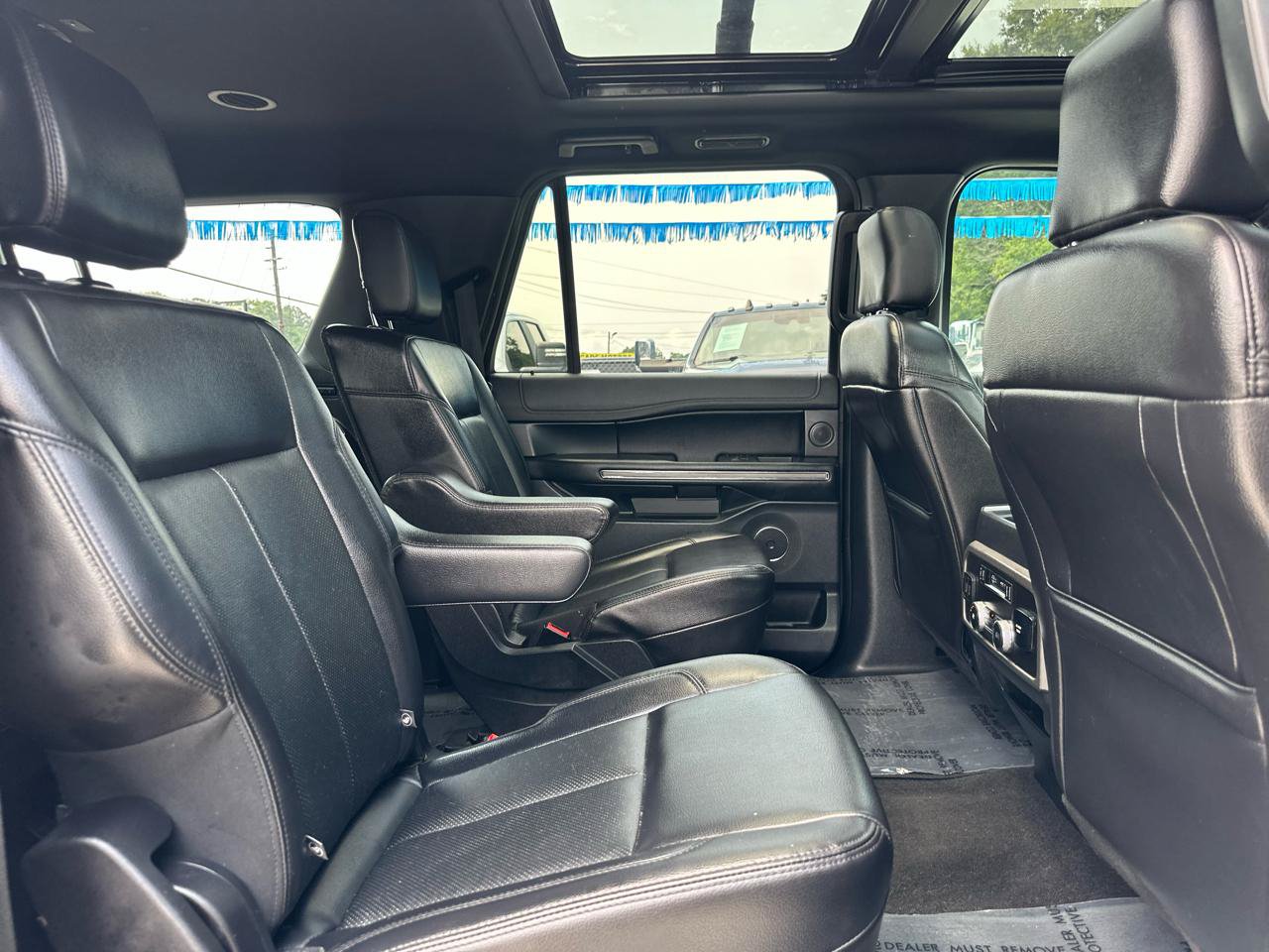 Used 2020 Ford Expedition Max XLT w/ Equipment Group 202A RWD image 17