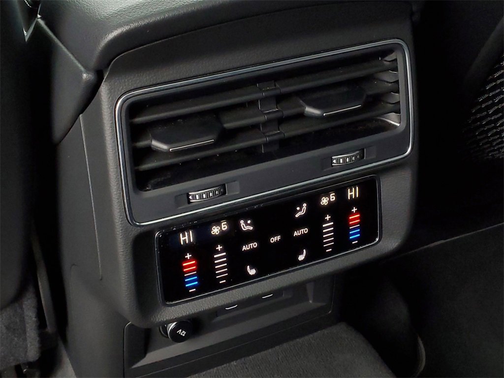 Used 2021 Audi Q8 Prestige w/ Prestige Package image 30