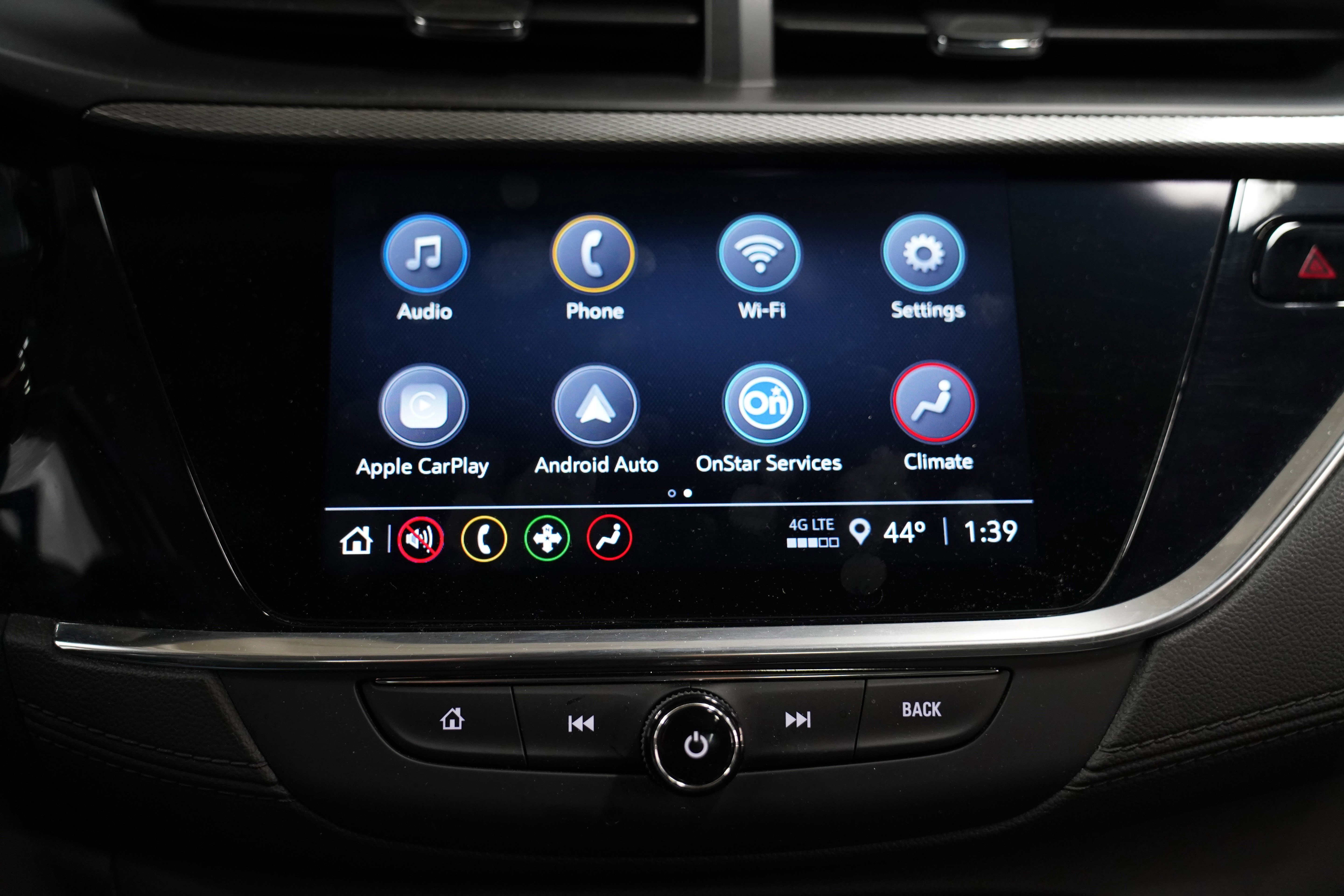 Used 2022 Buick Encore GX Essence w/ Experience Buick Package image 17