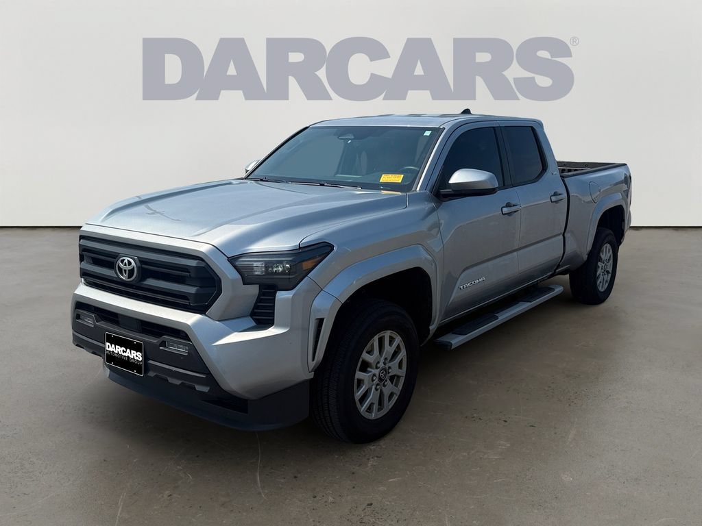 Used 2025 Toyota Tacoma SR5 AWD/4WD image 3
