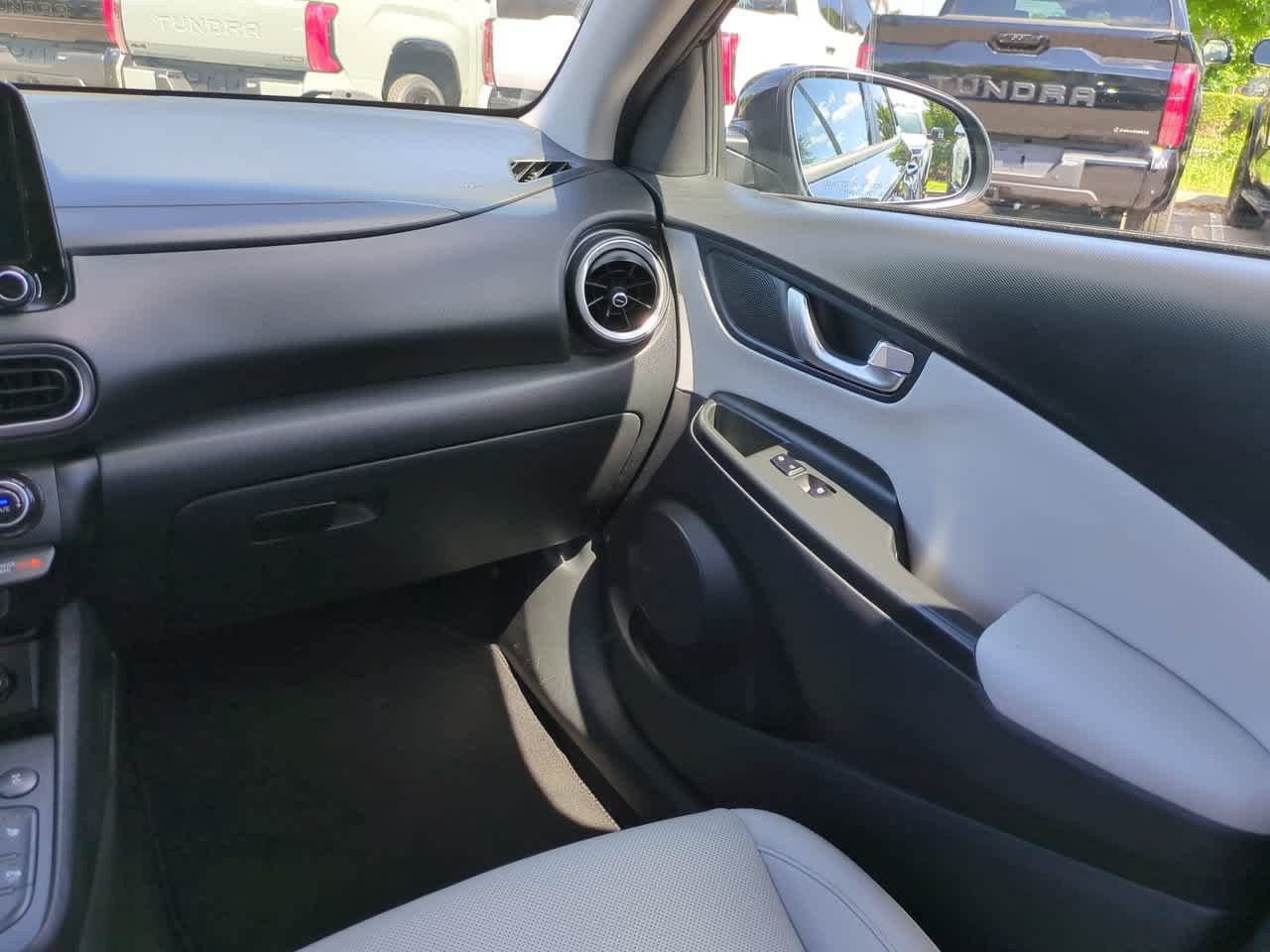 Used 2023 Hyundai Kona Limited AWD/4WD image 16