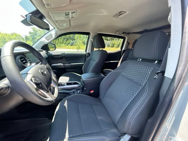 Used 2022 Toyota Tacoma SR5 w/ Trail Edition AWD/4WD image 10