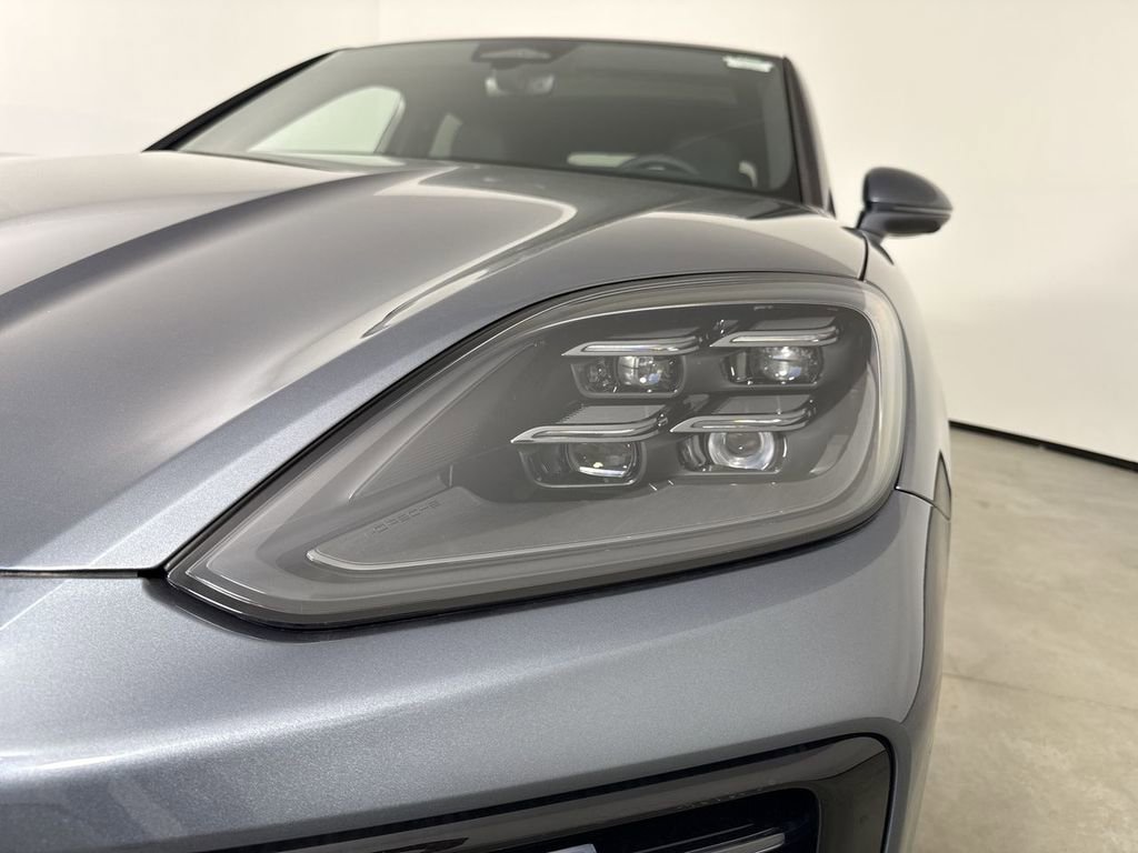 New 2026 Porsche Cayenne Coupe AWD/4WD image 11